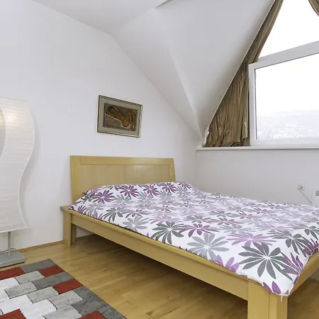 Saraj Apartman *