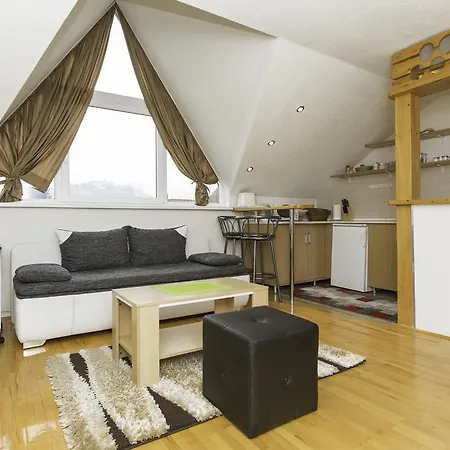 Apartman Saraj *